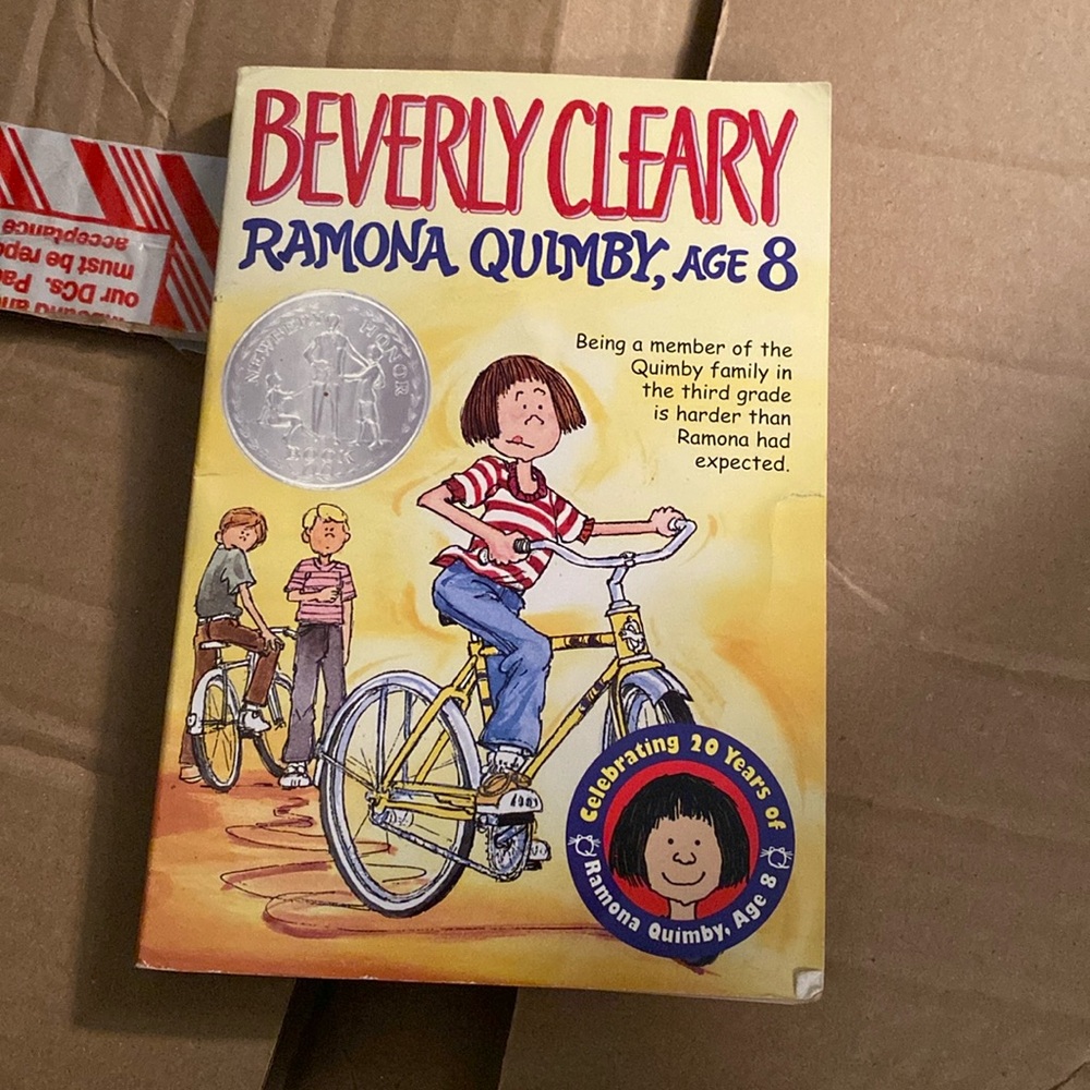 Beverly Clearly Ramona Quimby Age 8 
Paperback kids book